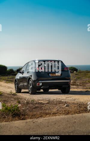 Schöner grauer peugeot 3008 Stockfoto