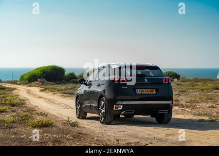 Schöner grauer peugeot 3008 Stockfoto