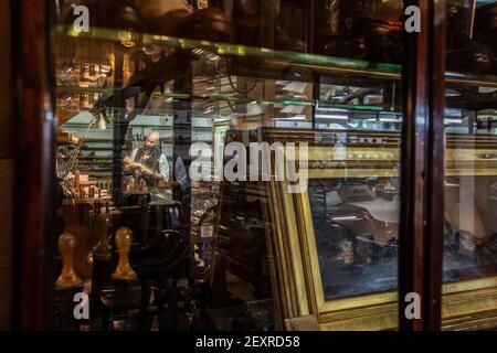 John Lobb, Hersteller feinster handgefertigter Schuhe und Stiefel, Mayfair, London, England, Großbritannien Stockfoto