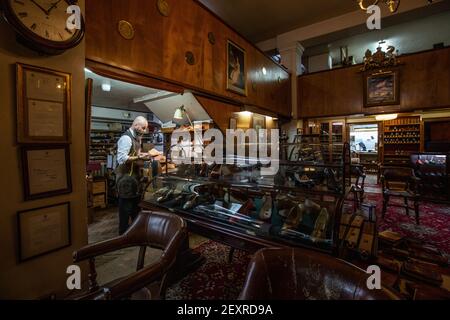 John Lobb, Hersteller feinster handgefertigter Schuhe und Stiefel, Mayfair, London, England, Großbritannien Stockfoto