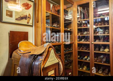 John Lobb, Hersteller feinster handgefertigter Schuhe und Stiefel, Mayfair, London, England, Großbritannien Stockfoto