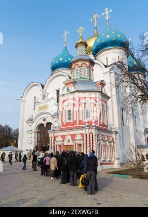 Sergiev Posad, RUSSLAND-MÄRZ, 15, 2012. Kloster in einer Sergiev Posad in der Region Moskau. Es wurde im 14th. Jahrhundert erbaut Stockfoto