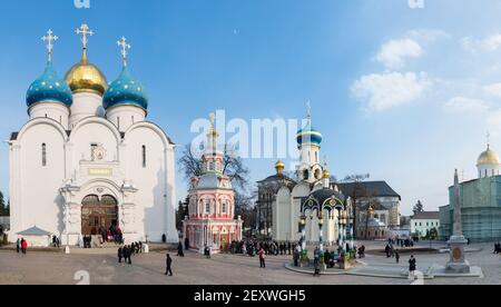 Sergiev Posad, RUSSLAND-MÄRZ, 15, 2012. Kloster in einer Sergiev Posad in der Region Moskau. Es wurde im 14th. Jahrhundert erbaut Stockfoto