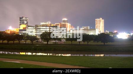 Fort Worth Texas Downtown Skyline Trinity River Späte Nacht Stockfoto