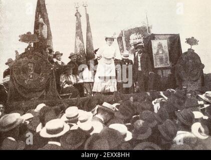 Rede von Rosa Luxemburg auf einer Kundgebung während des Stuttgarter Kongresses der Zweiten Internationale 1907. Stockfoto