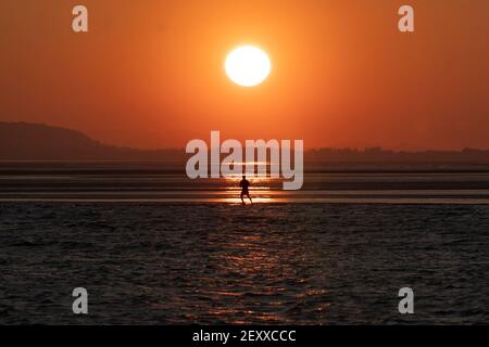 Eingesandtes Bild von Jon Super (07974 356-333) West Kirby Marine Lake Sunset, Wirral, Großbritannien 1. März 2021. (Foto von Jon Super) (Foto/Jon Super 0 Stockfoto