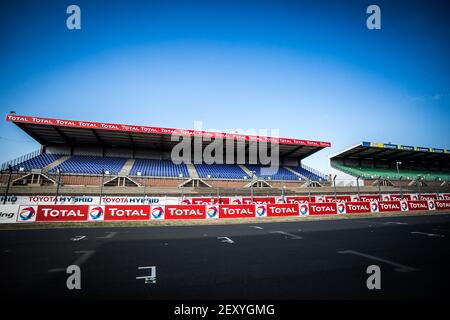 Ambiente, leere Tribünen bei der Abnahme der 2020 24 Stunden von Le Mans, 7th Lauf der FIA-Langstrecken-Weltmeisterschaft 2019-20 auf dem Circuit des 24 Heures du Mans, vom 16. Bis 20. September 2020 in Le Mans, Frankreich - Foto Thomas Fenetre / DPPI Stockfoto