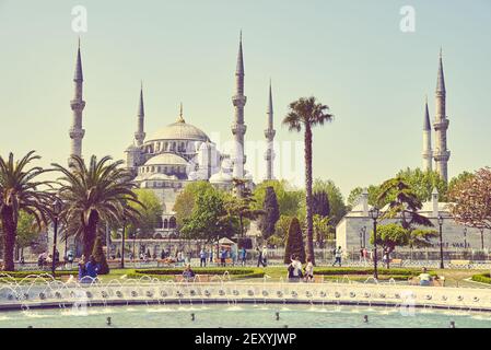 ISTANBUL, TÜRKEI - 5. MAI 2017: Die Sultan Ahmed Moschee ist eine der Hauptattraktionen der Stadt Stockfoto