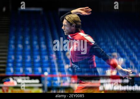 Kassel, Deutschland. März 2021, 04th. Handball: Bundesliga, MT Melsungen - HC Erlangen, Matchday 20 in Rothenbach-Halle. Melsungen's Tobias Reichmann beim Aufwärmen. Quelle: Swen Pförtner/dpa/Alamy Live News Stockfoto