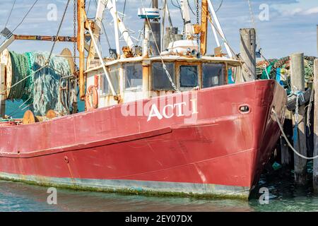 Detailbild des kommerziellen Fischereischiffes Act 1, Montauk, NY Stockfoto