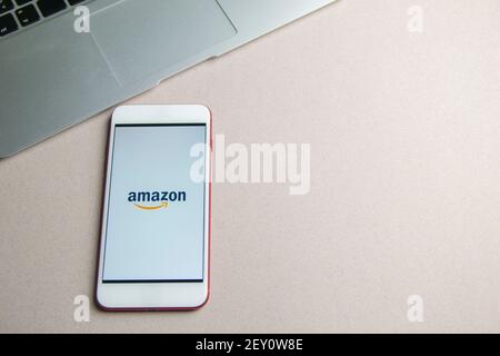 Spanien. 03, 05, 2021. Amazon Apps auf dem iphone-Bildschirm. Amazon im Besitz von Amazon Inc., dem größten Internet-Einzelhändler in den Vereinigten Staaten Stockfoto