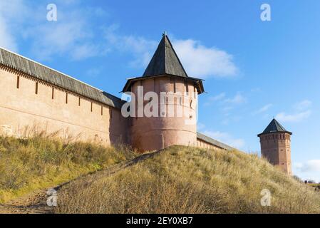 Wall St. Euthymios Kloster in Susdal, gründete im Jahr 1350. Goldener Ring von Russland Reisen Stockfoto