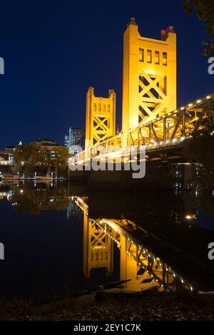 Tower Bridge Sacramento River Capital City Kalifornien Skyline der Innenstadt Stockfoto