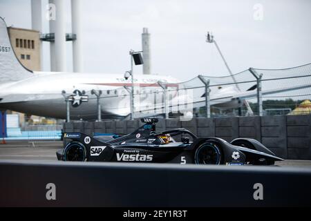 05 VANDOORNE Stoffel (bel), Spark-Mercedes Mercedes-Benz EQ Silver Arrow 01, Aktion während des E-Prix III 2020 in Berlin, 11th Lauf der Formel E-Meisterschaft 2019-20, auf der Stadtbahn Tempelhof Airport vom 12. Bis 13. August in Berlin, Deutschland - Fotopool Formel E / DPPI Stockfoto