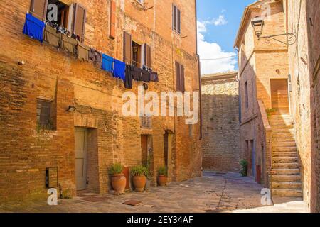 Wohngebäude im historischen mittelalterlichen Dorf Buonconvento, Provinz Siena, Toskana, Italien Stockfoto