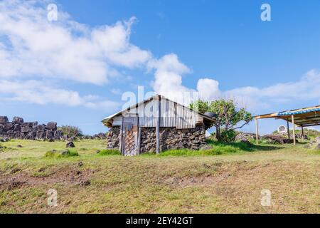 Lokale Unterkünfte für Fischer in La Perouse (Hanga Ho Onu), einem kleinen Fischerdorf an der Nordküste der Osterinsel (Rapa Nui), Chile Stockfoto
