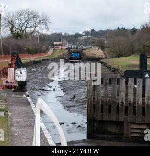 In ganz Großbritannien - Austausch von Schleusentoren auf dem Leeds - Liverpool Canal am 'Top Lock' Wheelton, nahe Chorley, Lancashire Stockfoto