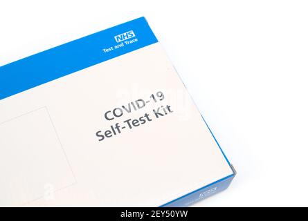 Covid-19 Selbsttest-Kit-Box Stockfoto