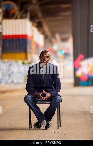 Johannesburg, Südafrika - 23. Mai 2013: Editorial Portrait des jungen Schwarzafrikanischen Unternehmers Garth Maluleka Gründer der Marke Street Cred Stockfoto