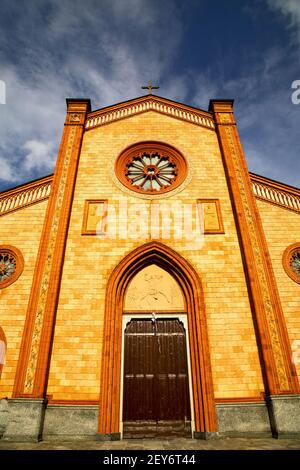 Lombardei in der Villa cortese alte Kirche geschlossen Backsteinturm Stockfoto
