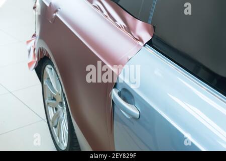 Einfügen von Auto Kohlensäure Kunststoff closeup Stockfoto