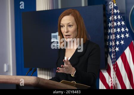 Washington, Usa. März 2021, 05th. Jen Psaki, die Pressesprecherin des Weißen Hauses, hält am Freitag, den 5. März 2021, im Weißen Haus in Washington DC eine Pressekonferenz. Pool Foto von Chris Kleponis/UPI Kredit: UPI/Alamy Live Nachrichten Stockfoto