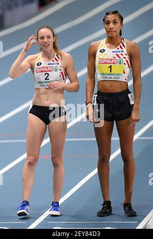 Der Belgier Noor Vidts und der Belgier Nafissatou Nafi Thiam vor dem Start des Rennens 800m, dem letzten der fünf Frauen-Fünfkampf, beim E Stockfoto