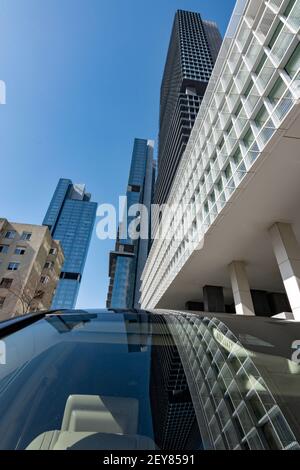Moderne Architektur Beispiele in Mecidiyekoy Nachbarschaft in Sisli Bezirk von Istanbul, Türkei Stockfoto