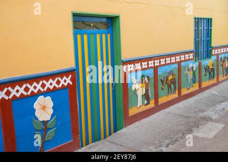 Schöne Farben im Dorf Guatapé, Antioquia, Medellin Stockfoto
