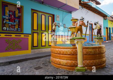 Schöne Farben im Dorf Guatapé, Antioquia, Medellin Stockfoto