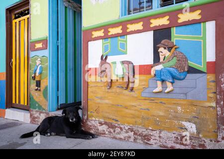 Schöne Farben im Dorf Guatapé, Antioquia, Medellin Stockfoto