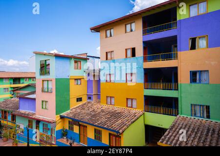 Schöne Farben im Dorf Guatapé, Antioquia, Medellin Stockfoto