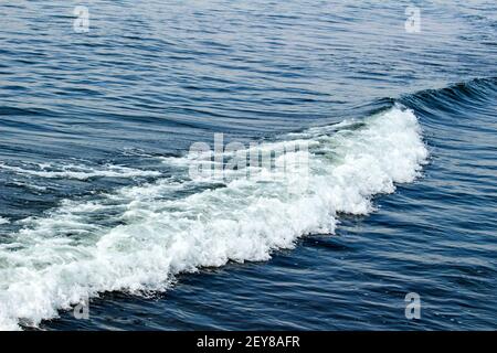 Foto für Hintergrundmaterial Nahaufnahme auf den Wellen des Ozeans Stockfoto