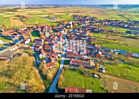 Dorf Miholec in Kroatien Luftbild, Region Prigorje Stockfoto