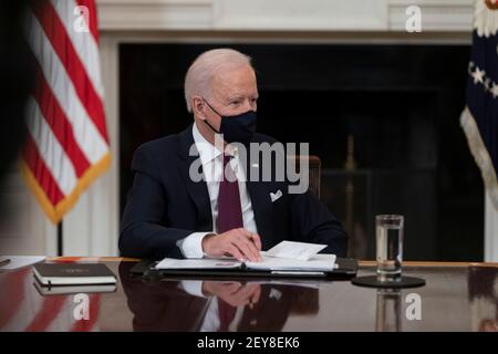 Washington, Vereinigte Staaten Von Amerika. März 2021, 05th. US-Präsident Joe Biden hält am 5. März 2021 im Weißen Haus in Washington, DC, einen Rundtisch über den amerikanischen Rettungsplan ab. Quelle: Chris Kleponis /Pool via CNP Quelle: dpa/Alamy Live News Stockfoto