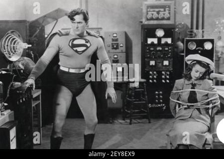 KIRK ALYN (1910-1999) amerikanischer Schauspieler als Superman in den 1948 Filmserie Stockfoto