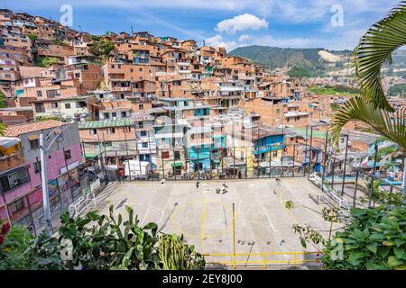 Schöne Sicht auf die Comuna 13 von Medellin, Kolumbien Stockfoto