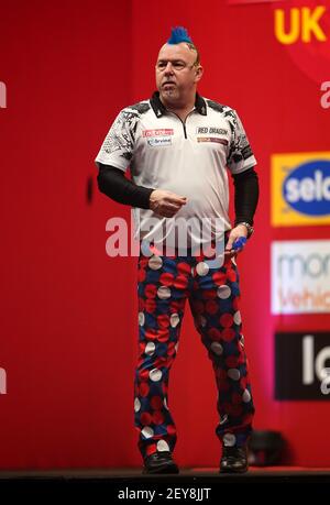 Peter Wright während des Tages eines der Ladbrokes UK Open 2021 Turnier in der Marshall Arena, Milton Keynes. Bilddatum: Freitag, 5. März 2021. Stockfoto