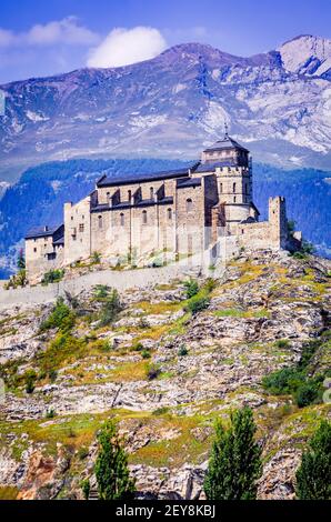 Sion, Schweiz. Notre-Dame de Valere, befestigte Kirche im Kanton Wallis, Schweizer mittelalterliches Wahrzeichen. Stockfoto