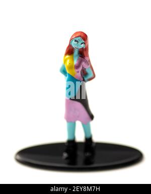 LONDON, UK - 26. Januar 2021 : Metal Figur von Sally, Charakter aus Tim Burtons Film Nightmare before Christmas. Stockfoto