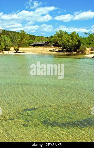 Lagunenstrand Seegras in nosy sein indisch Stockfoto