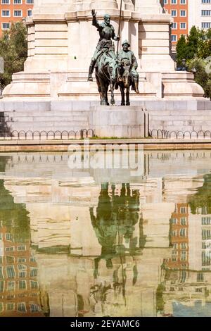 Madrid Spanien Spanish Centro Plaza de Espana Wahrzeichen des spanischen Platzes Öffentlicher Platz Miguel de Cervantes Saavedra Denkmal Don Quijote Quixote Sancho Panza Stockfoto