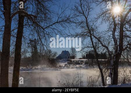 Ein frigider Morgen auf dem Chippewa River im Norden von Wisconsin. Stockfoto