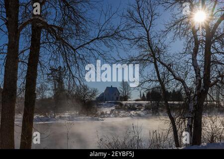 Ein frigider Morgen auf dem Chippewa River im Norden von Wisconsin. Stockfoto