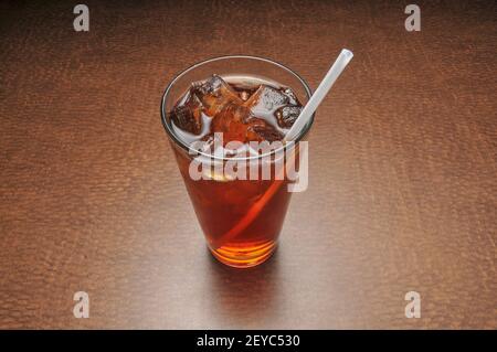 Kaltes Glas traditionellen südlichen Eistee Stockfoto