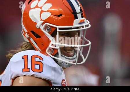 (DATEI FOTOS).der ehemalige Clemson Tigers Quarterback (16) Trevor Lawrence wird voraussichtlich 1st im NFL Draft gehen, hier ist er am 7. Januar 2019 abgebildet während der National Championship 2019 wird der NFL Draft am 29. April 2021 in Cleveland, Ohio, stattfinden. (Obligatorische Gutschrift: Jose/MarinMedia.org/Cal Sport Media) (absoluter vollständiger Fotograf und Credits erforderlich) Stockfoto