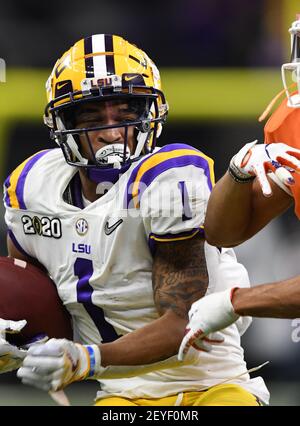 (FILE PHOTOS).ehemaliger LSU Tigers Wide Receiver (1) Ja'Marr Chase soll in der 1st Runde des 2021 NFL Draft gehen, hier ist er am 13. Januar 2020 im Vergleich zu den Clemson Tigers zu sehen, der NFL Draft wird am 29. April 2021 in Cleveland, Ohio, stattfinden. (Obligatorische Gutschrift: Jose/MarinMedia.org/Cal Sport Media) (absoluter vollständiger Fotograf und Credits erforderlich) Stockfoto