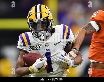 (FILE PHOTOS).ehemaliger LSU Tigers Wide Receiver (1) Ja'Marr Chase soll in der 1st Runde des 2021 NFL Draft gehen, hier ist er am 13. Januar 2020 im Vergleich zu den Clemson Tigers zu sehen, der NFL Draft wird am 29. April 2021 in Cleveland, Ohio, stattfinden. (Obligatorische Gutschrift: Jose/MarinMedia.org/Cal Sport Media) (absoluter vollständiger Fotograf und Credits erforderlich) Stockfoto