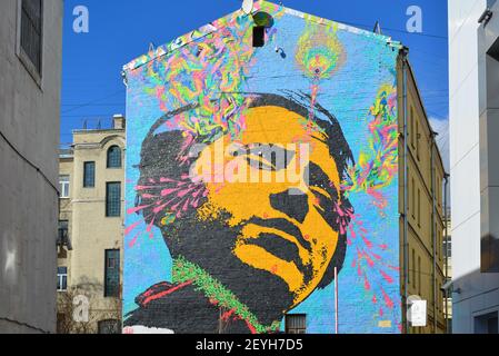 Moskau, Russland - 14. März 2016. Graffiti an der Fassade des Wohngebäudes in der Straße Maschkow Stockfoto