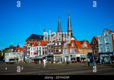 Delft, Niederlande - 11. Juli 2019: Marktplatz der Stadt Delft in den Niederlanden Stockfoto